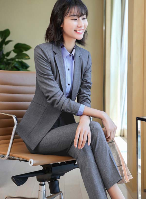 ��ɫë������Ů���b�I�b